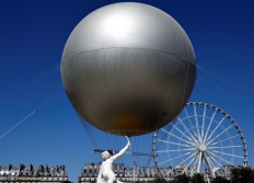Scènes de vie et Street Art dans Paris & très proche Banlieue